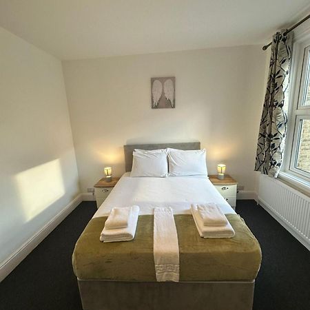 Cambridge Central Rooms - Tas Accommodations ภายนอก รูปภาพ