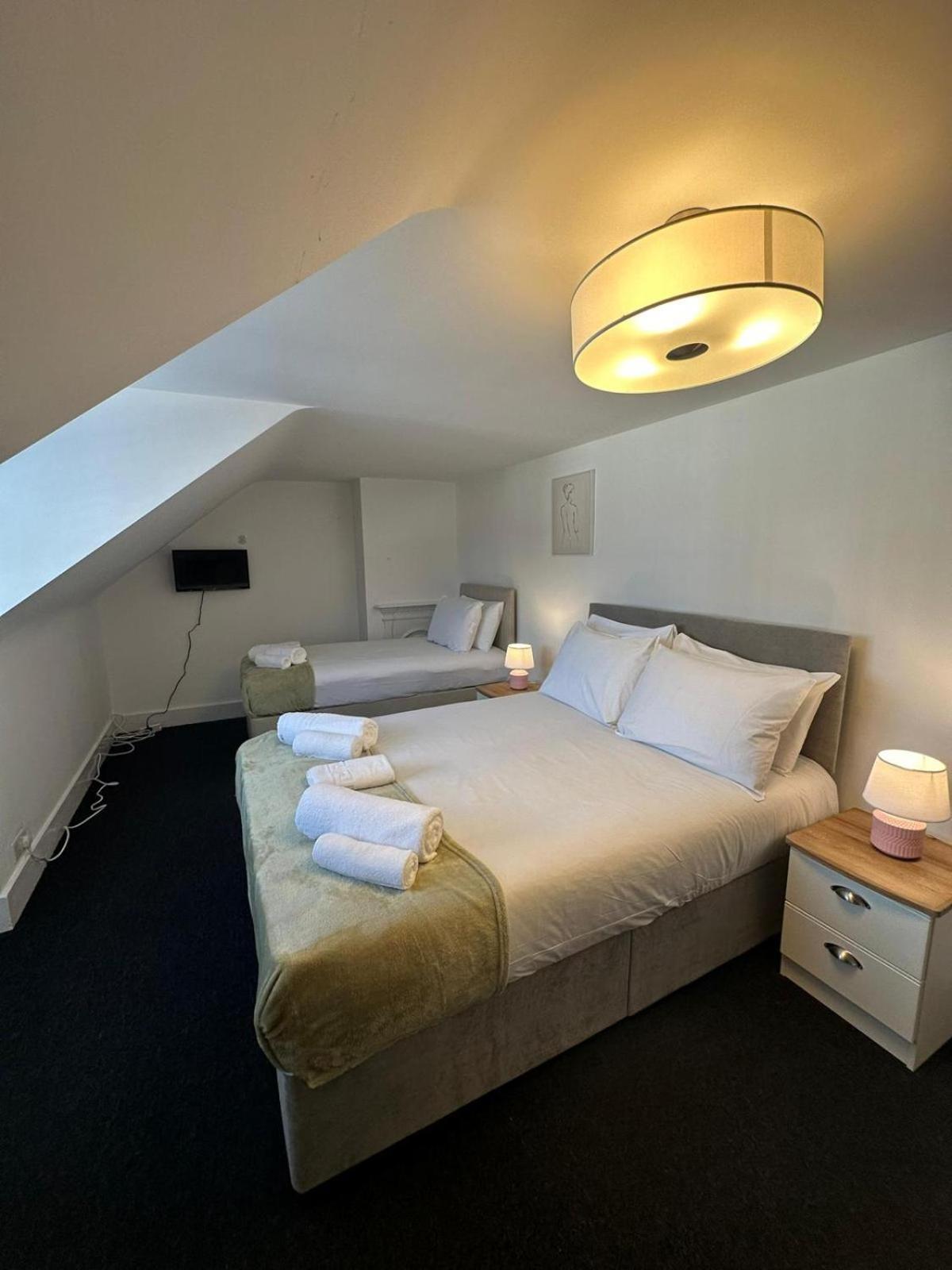 Cambridge Central Rooms - Tas Accommodations ภายนอก รูปภาพ