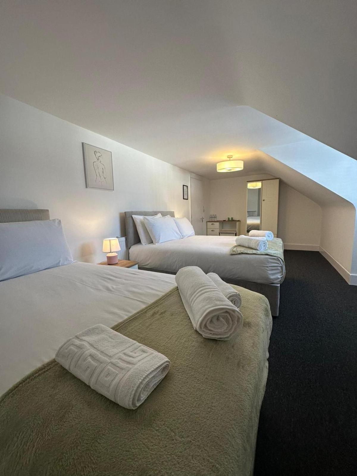 Cambridge Central Rooms - Tas Accommodations ภายนอก รูปภาพ