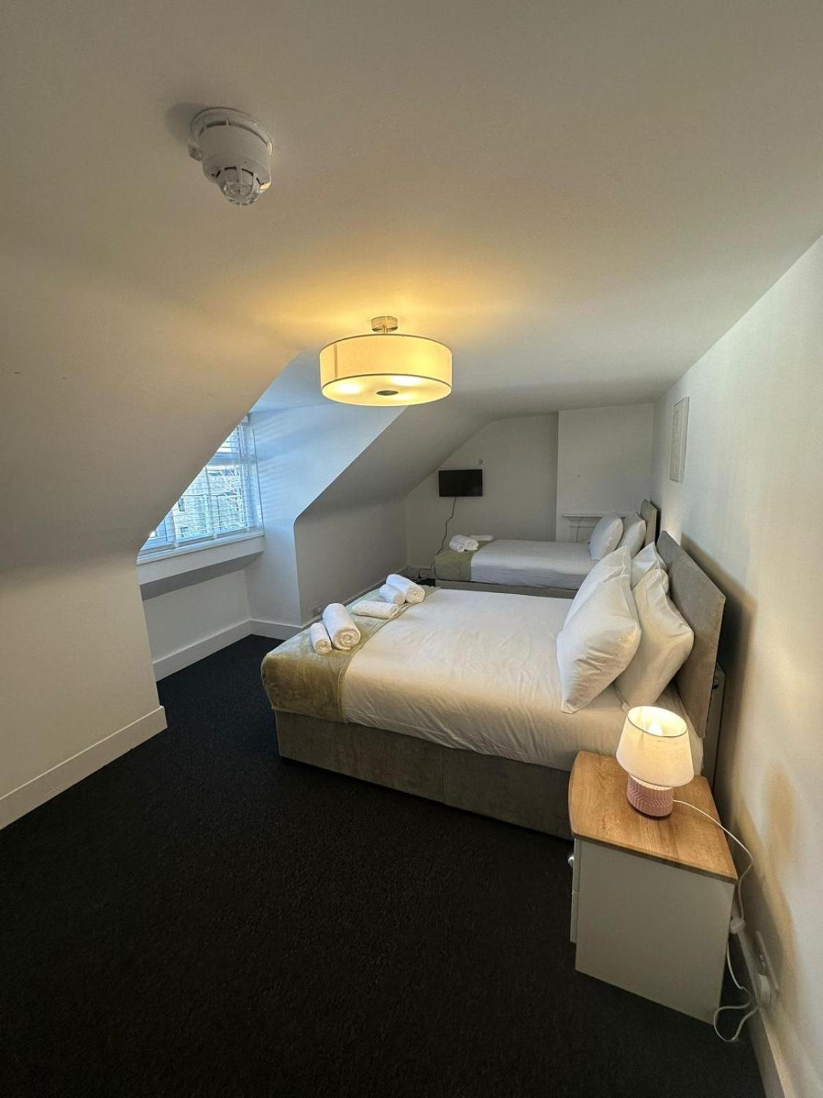 Cambridge Central Rooms - Tas Accommodations ภายนอก รูปภาพ