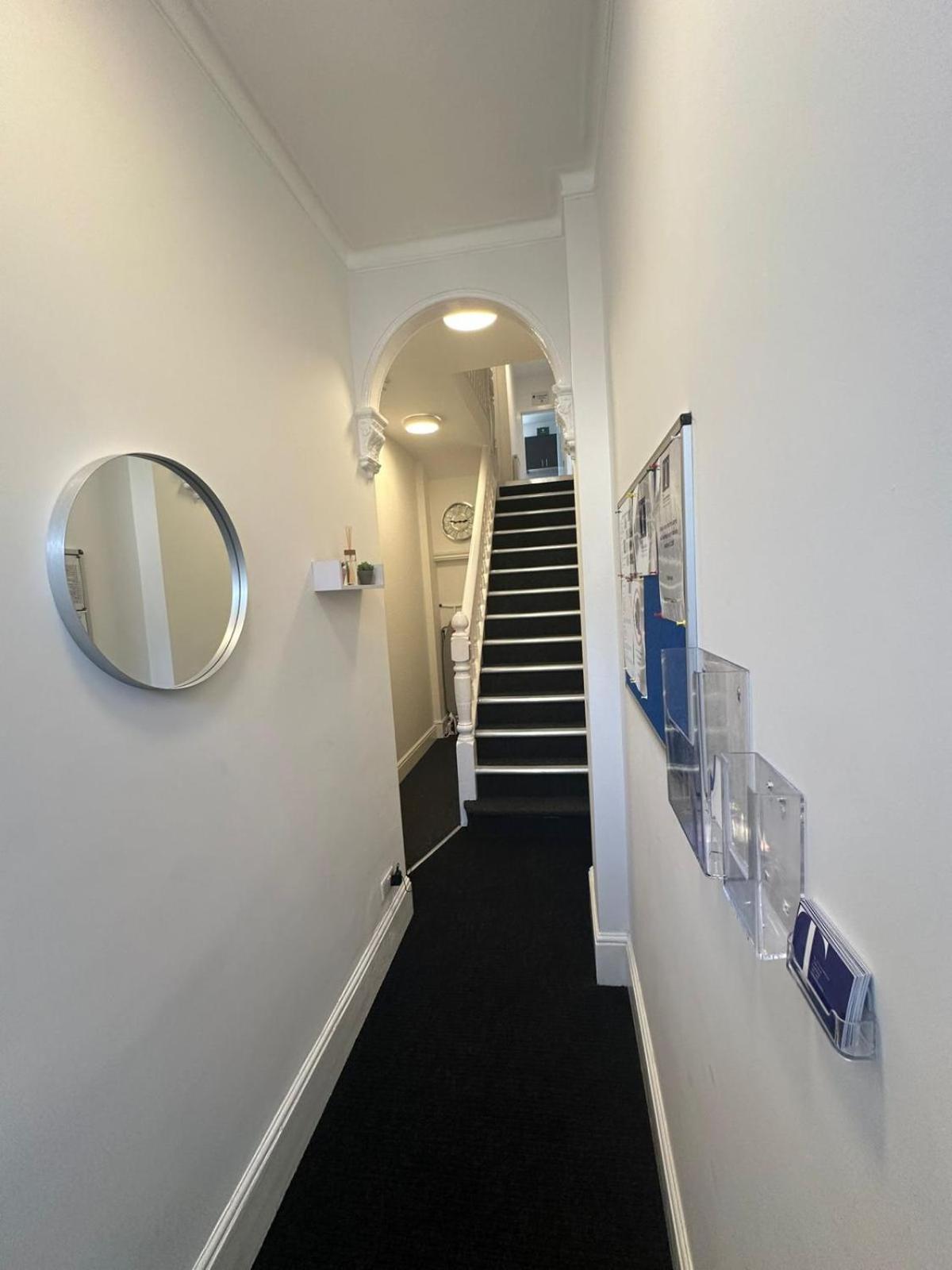 Cambridge Central Rooms - Tas Accommodations ภายนอก รูปภาพ