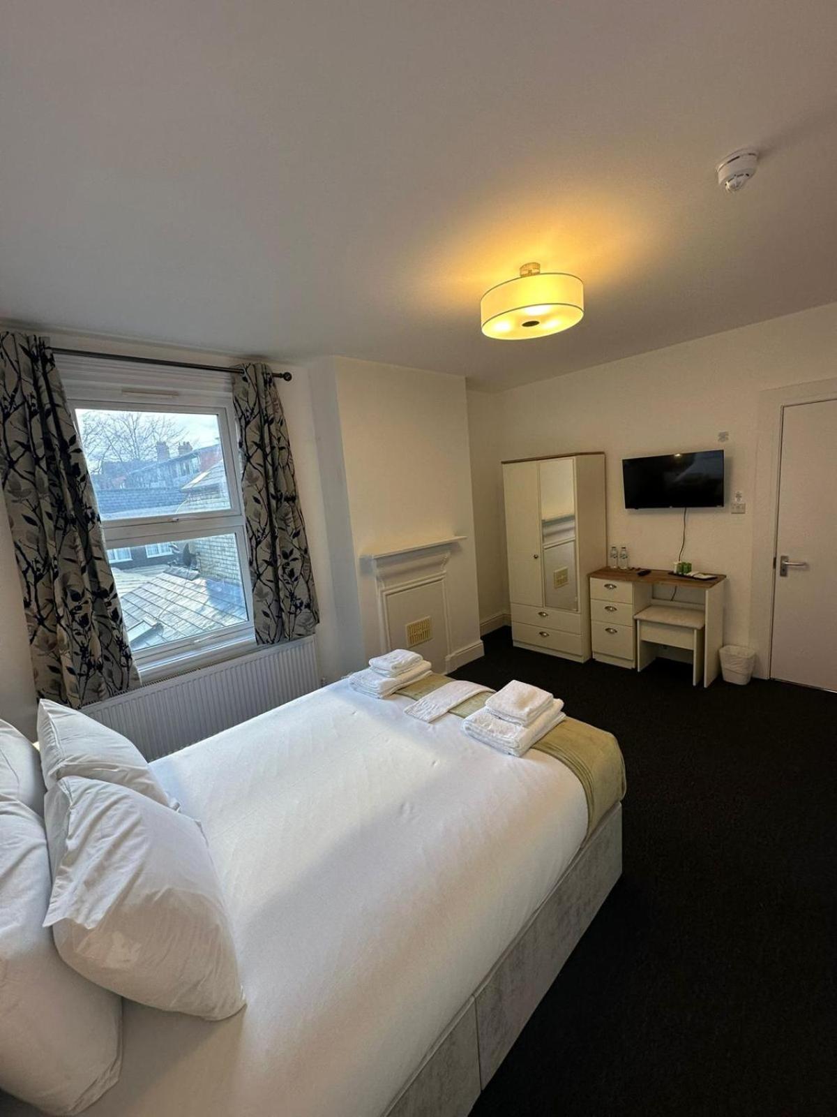 Cambridge Central Rooms - Tas Accommodations ภายนอก รูปภาพ