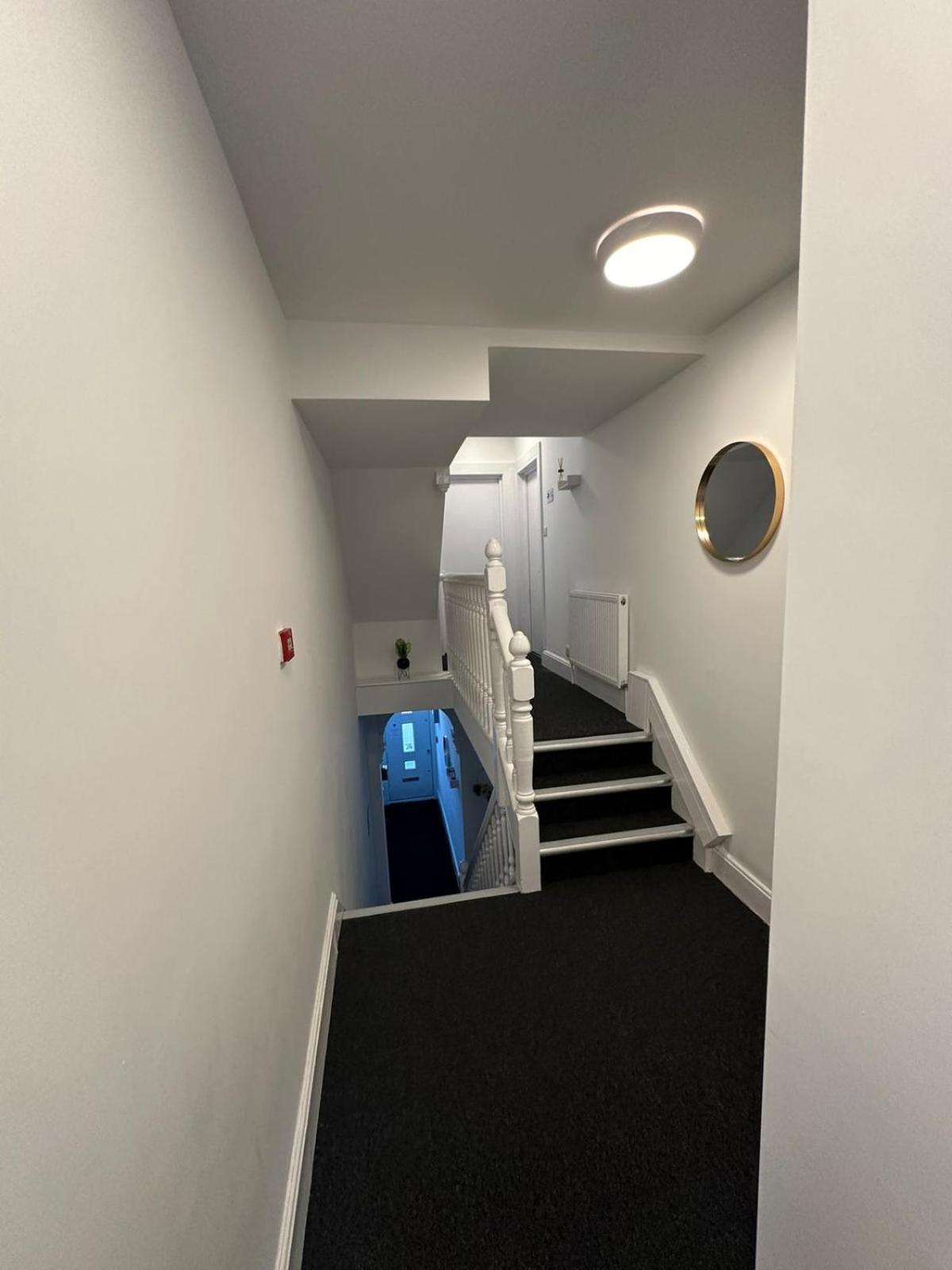 Cambridge Central Rooms - Tas Accommodations ภายนอก รูปภาพ