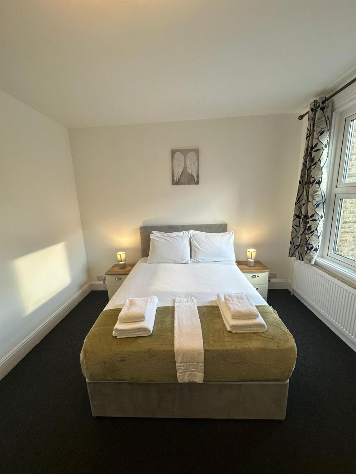 Cambridge Central Rooms - Tas Accommodations ภายนอก รูปภาพ