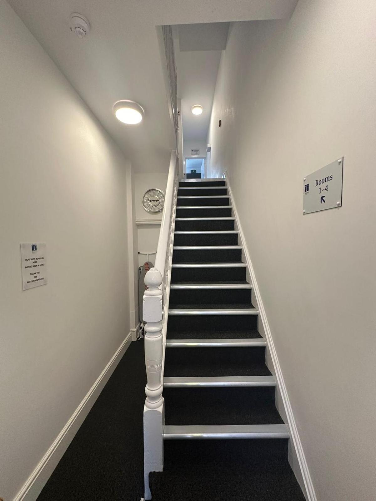 Cambridge Central Rooms - Tas Accommodations ภายนอก รูปภาพ