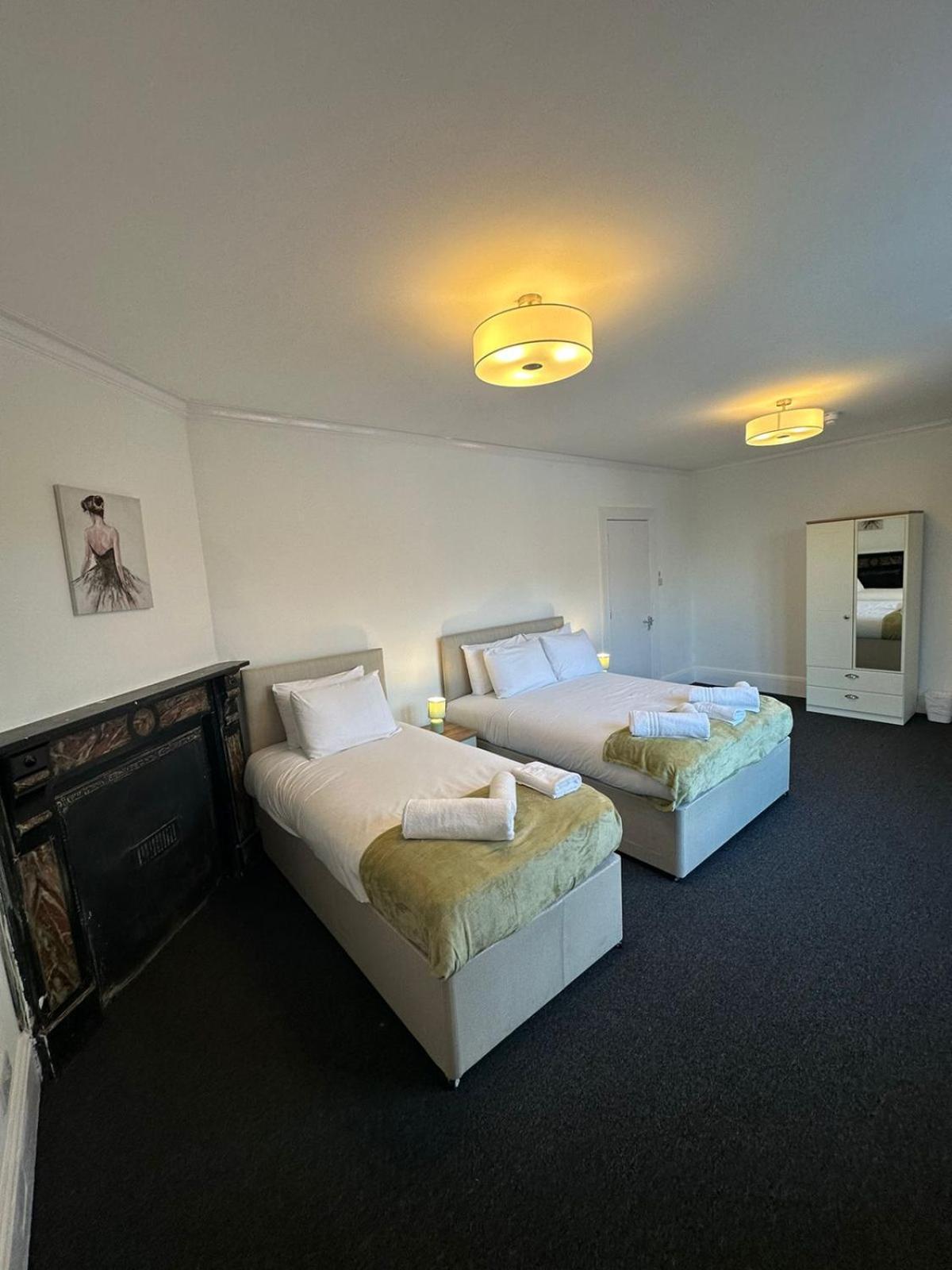 Cambridge Central Rooms - Tas Accommodations ภายนอก รูปภาพ