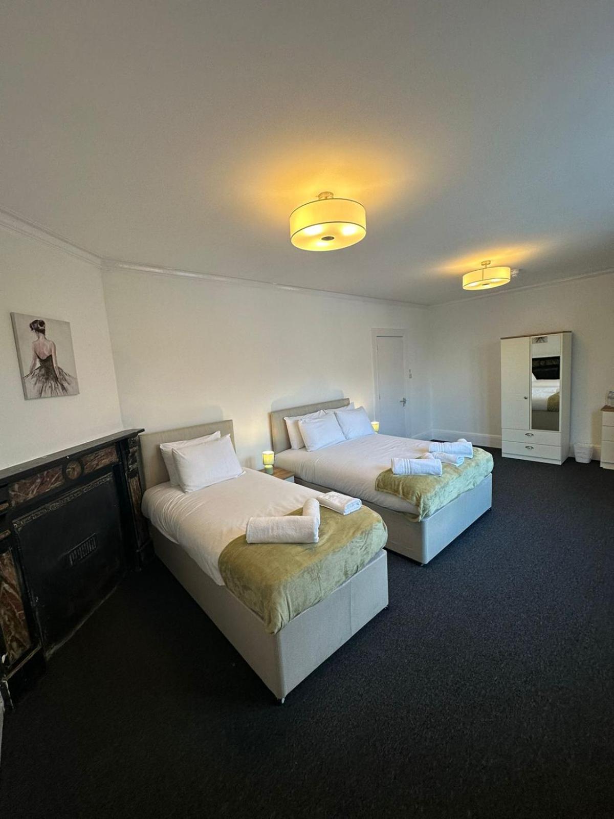 Cambridge Central Rooms - Tas Accommodations ภายนอก รูปภาพ