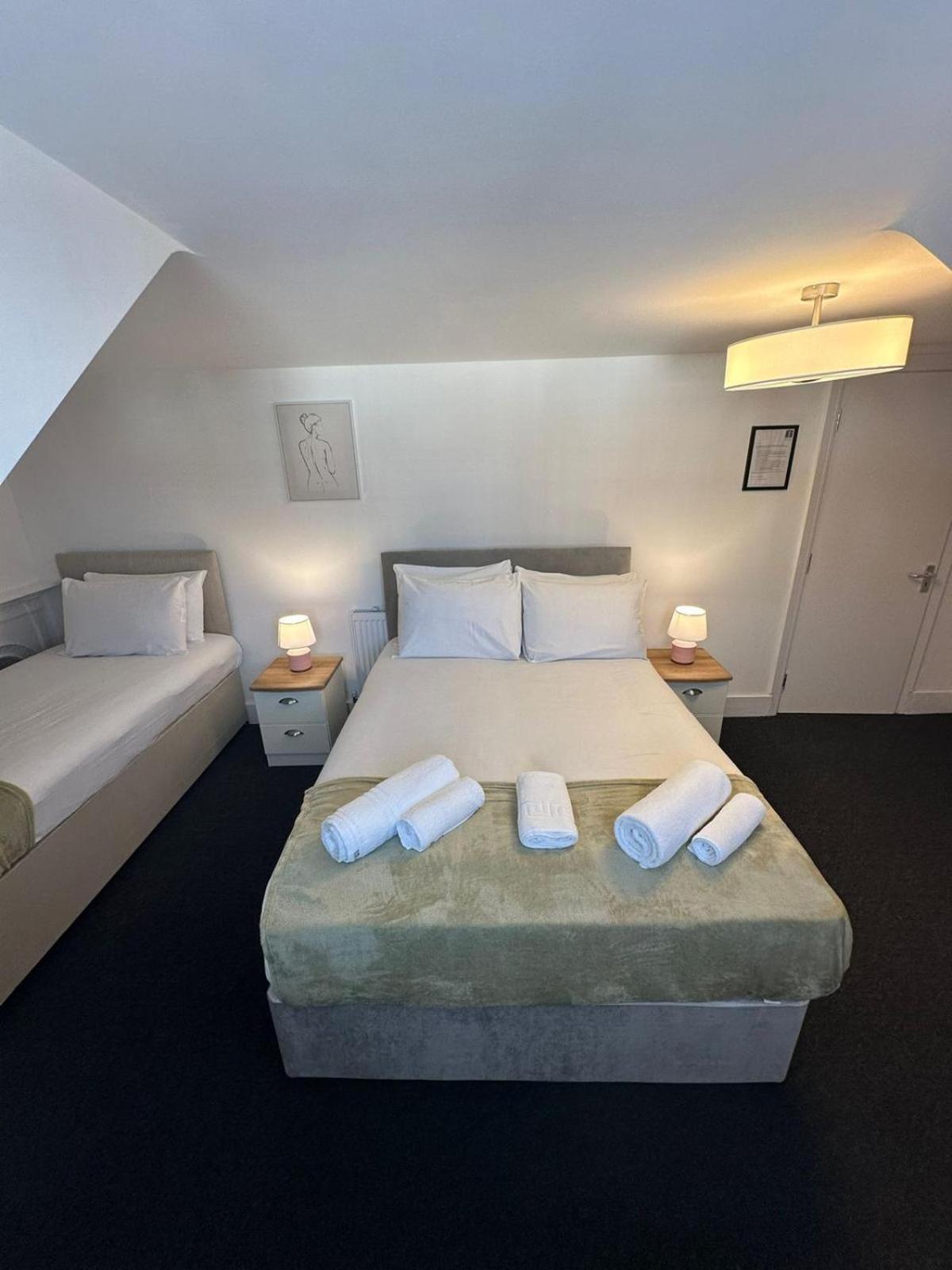 Cambridge Central Rooms - Tas Accommodations ภายนอก รูปภาพ
