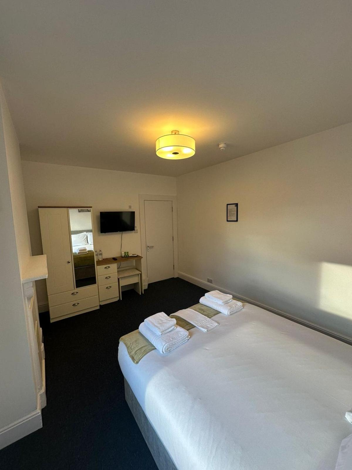 Cambridge Central Rooms - Tas Accommodations ภายนอก รูปภาพ