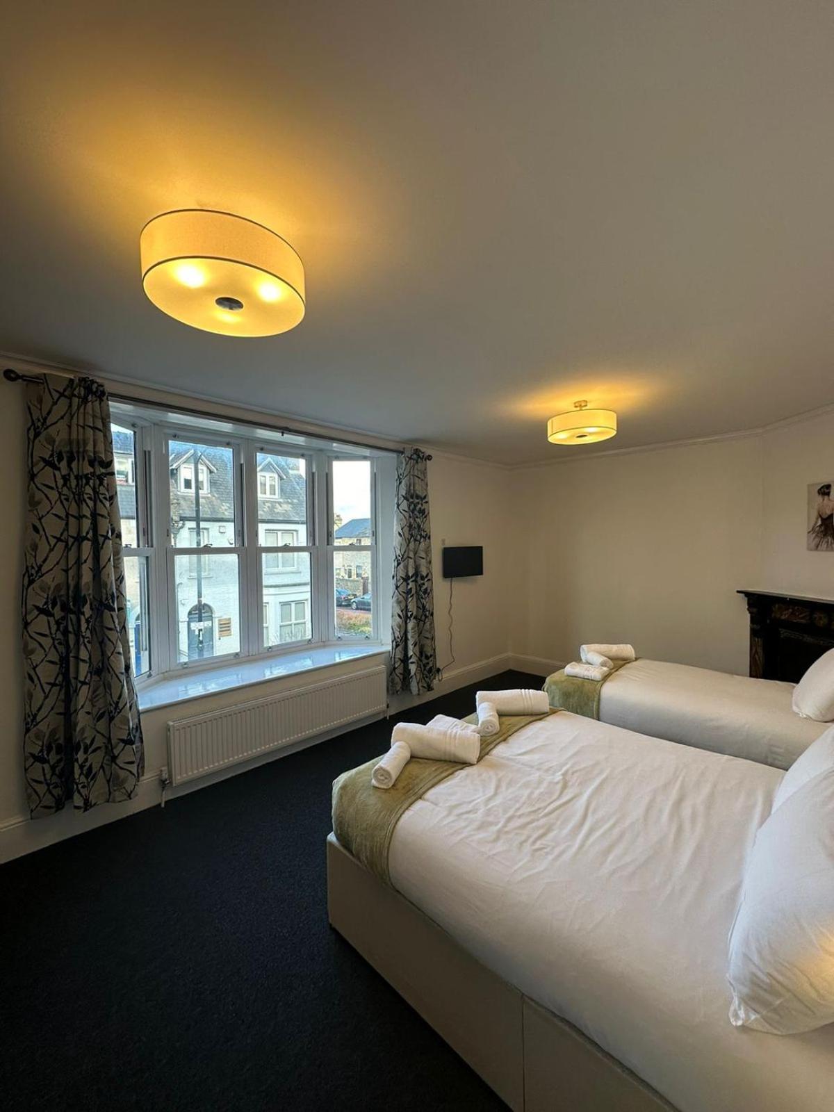 Cambridge Central Rooms - Tas Accommodations ภายนอก รูปภาพ